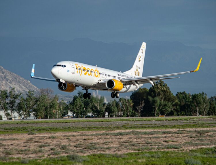 Flybondi. (Pexels.com/Franco Monsalvo)